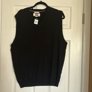 New with tags Joseph Abboud Men’s merino wool vest